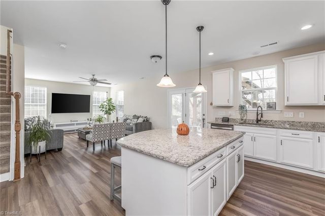 128 S Honey Locust Drive, Thomasville, NC 27360