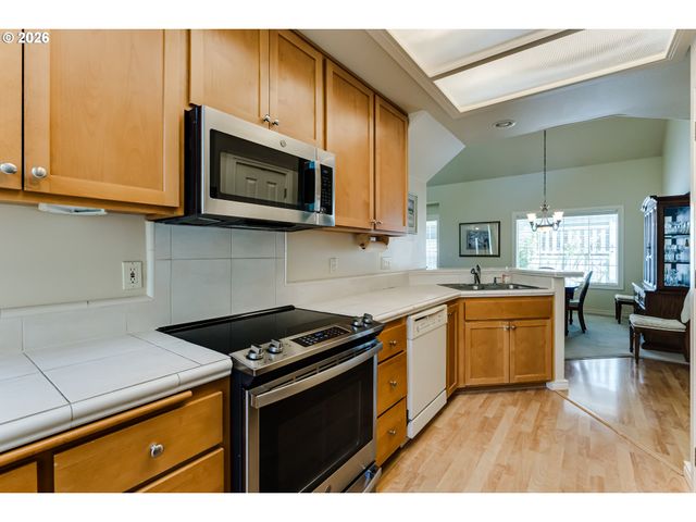 502 Covey Ln, Eugene, OR 97401