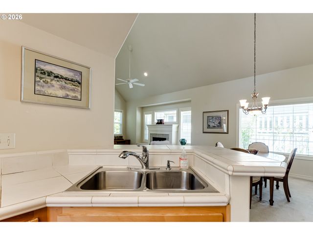 502 Covey Ln, Eugene, OR 97401