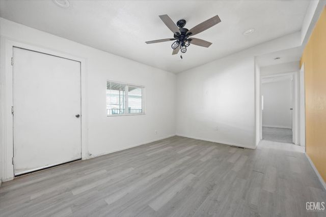 6601 Eucalyptus Drive 352, Bakersfield, CA 93306