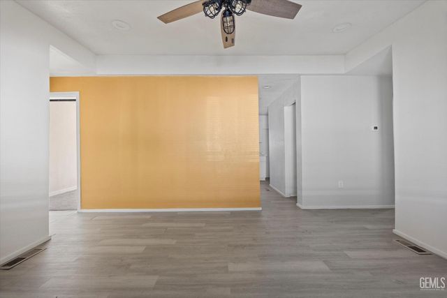 6601 Eucalyptus Drive 352, Bakersfield, CA 93306