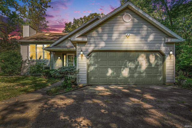 51540 Bridgewater Court, South Bend, IN 46637