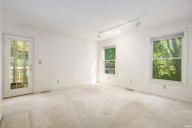 51540 Bridgewater Court, South Bend, IN 46637