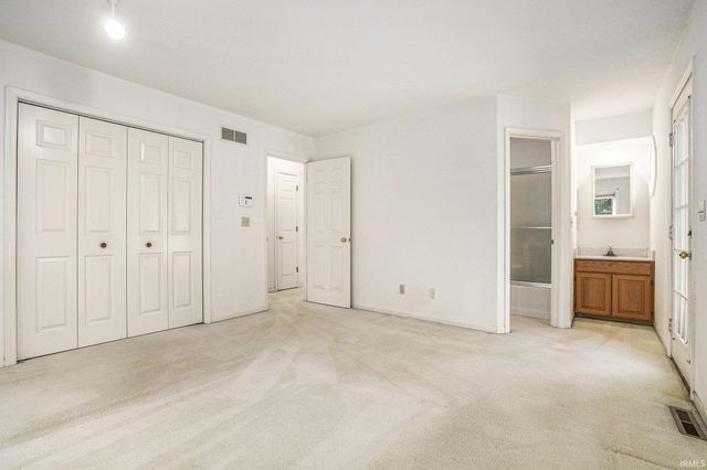 51540 Bridgewater Court, South Bend, IN 46637