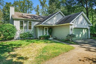 51540 Bridgewater Court, South Bend, IN 46637