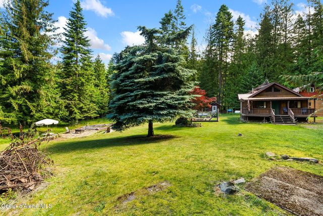 428 Bottle Brand Rd, Hope, ID 83836