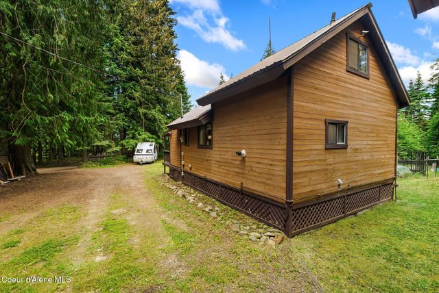 428 Bottle Brand Rd, Hope, ID 83836