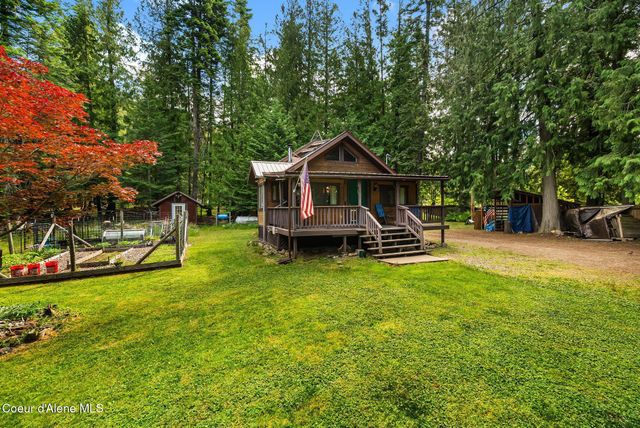 428 Bottle Brand Rd, Hope, ID 83836