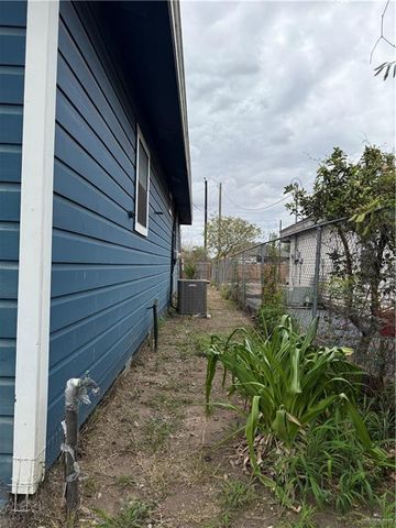 307 S Hawaii Street, Alton, TX 78573