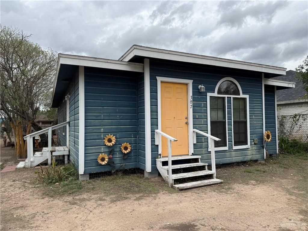 307 S Hawaii Street, Alton, TX 78573
