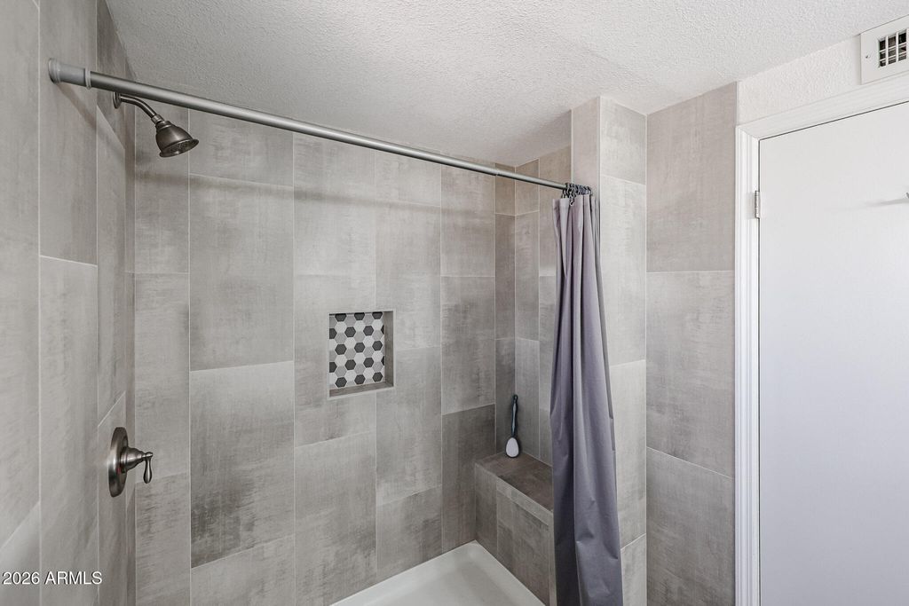 18621 N 104TH Drive, Sun City, AZ 85373 — photo 4