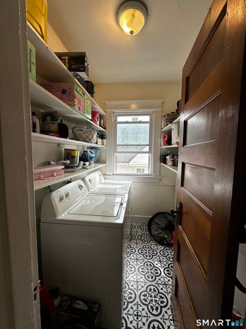 27 East 9th Street 2, Derby, CT 06418