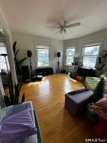 27 East 9th Street 2, Derby, CT 06418