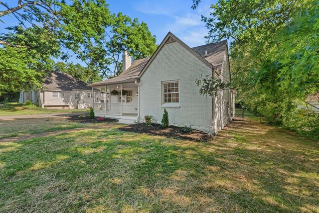 1107 Riverwood Dr, Nashville, TN 37216