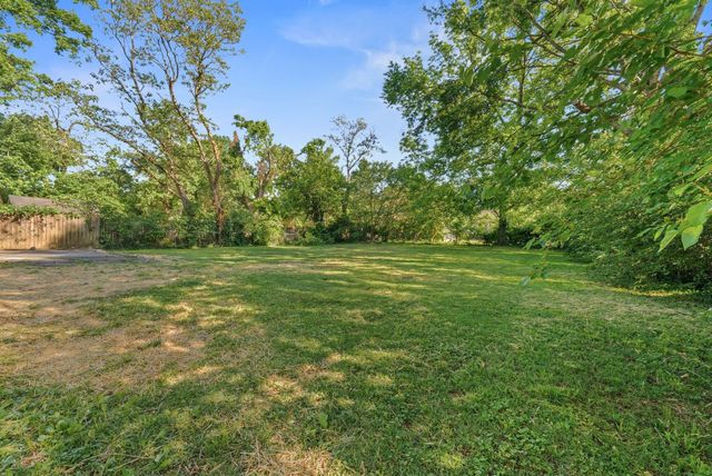 1107 Riverwood Dr, Nashville, TN 37216