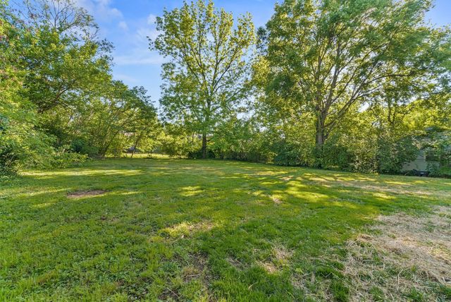 1107 Riverwood Dr, Nashville, TN 37216