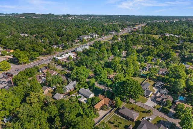1107 Riverwood Dr, Nashville, TN 37216