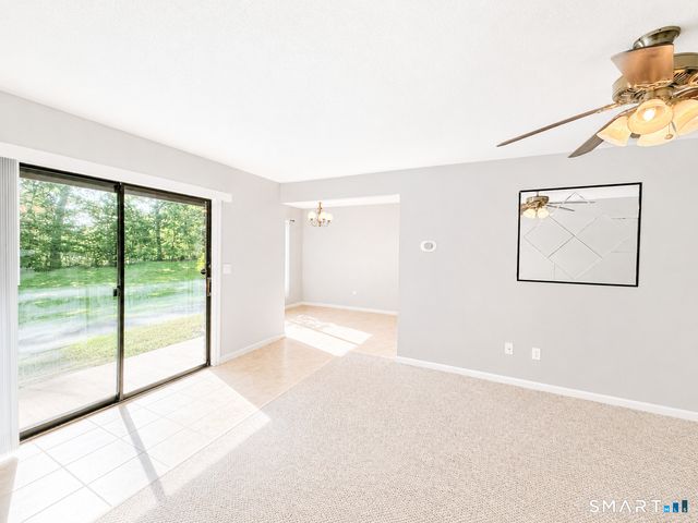 10 Woodsedge Drive 6A, Newington, CT 06111