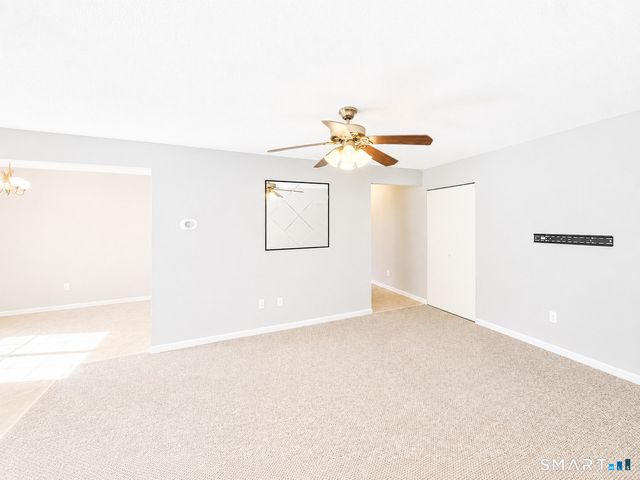 10 Woodsedge Drive 6A, Newington, CT 06111