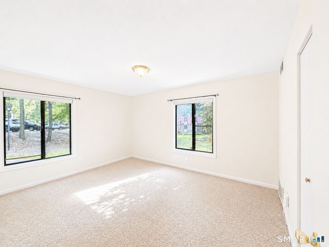 10 Woodsedge Drive 6A, Newington, CT 06111