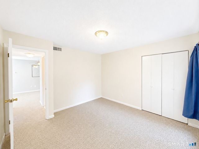 10 Woodsedge Drive 6A, Newington, CT 06111