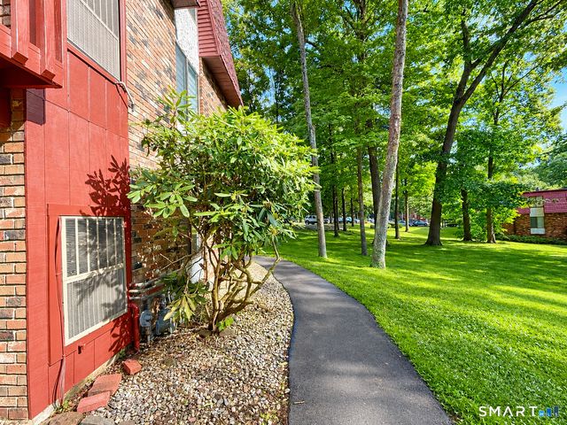 10 Woodsedge Drive 6A, Newington, CT 06111