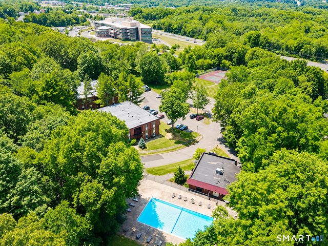 10 Woodsedge Drive 6A, Newington, CT 06111