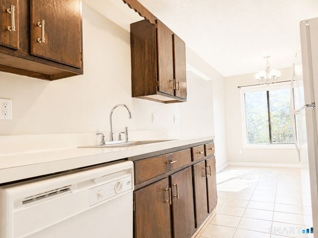10 Woodsedge Drive 6A, Newington, CT 06111