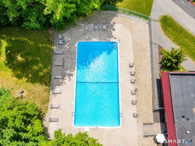10 Woodsedge Drive 6A, Newington, CT 06111