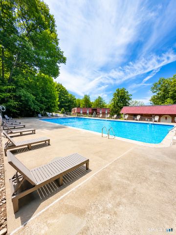 10 Woodsedge Drive 6A, Newington, CT 06111