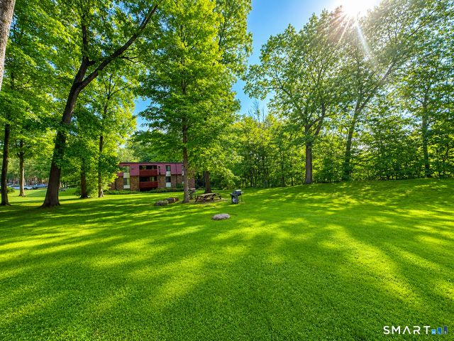 10 Woodsedge Drive 6A, Newington, CT 06111