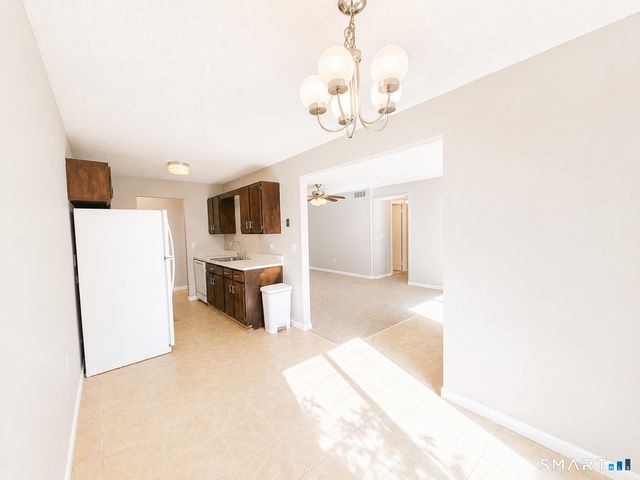 10 Woodsedge Drive 6A, Newington, CT 06111