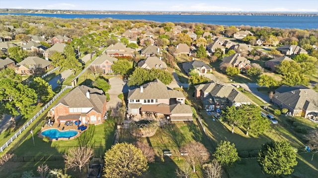 1110 Durango Circle, Shady Shores, TX 76208