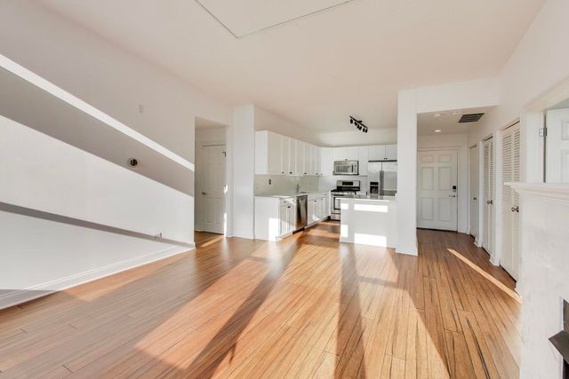 1001 W MADISON Street 704, Chicago, IL 60607