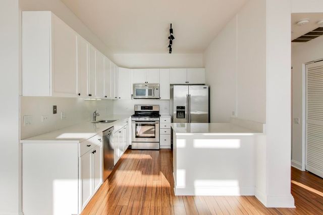 1001 W MADISON Street 704, Chicago, IL 60607