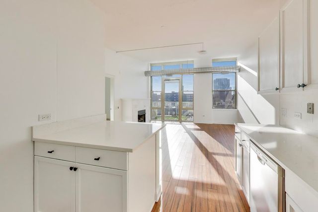 1001 W MADISON Street 704, Chicago, IL 60607