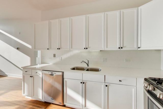 1001 W MADISON Street 704, Chicago, IL 60607