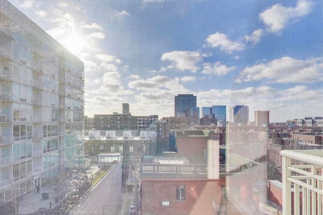 1001 W MADISON Street 704, Chicago, IL 60607