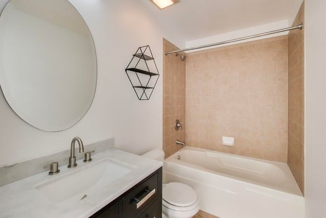 1001 W MADISON Street 704, Chicago, IL 60607