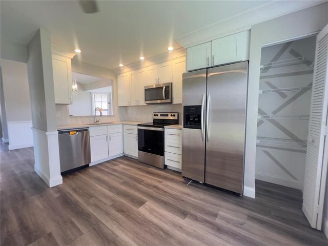 1038 NE VAN LOON TERRACE, Cape Coral, FL 33909