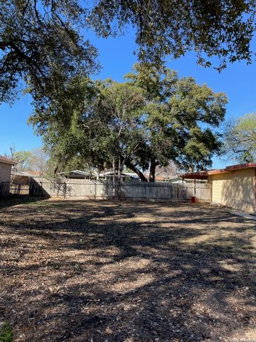 102 Audrey Alene Dr., San Antonio, TX 78216