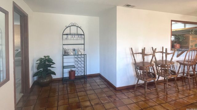 102 Audrey Alene Dr., San Antonio, TX 78216