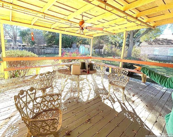 102 Audrey Alene Dr., San Antonio, TX 78216