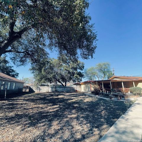 102 Audrey Alene Dr., San Antonio, TX 78216