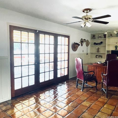 102 Audrey Alene Dr., San Antonio, TX 78216