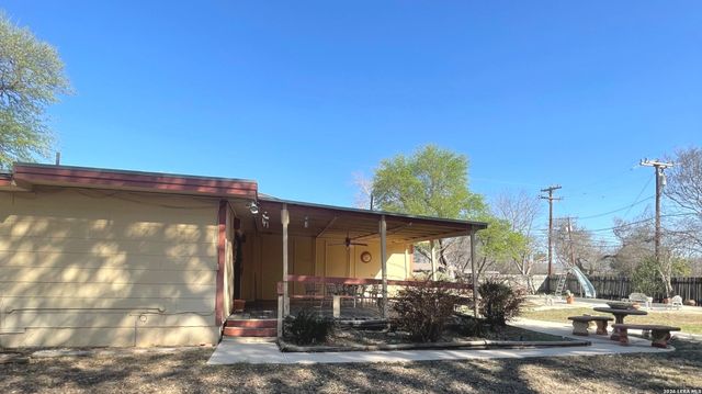 102 Audrey Alene Dr., San Antonio, TX 78216