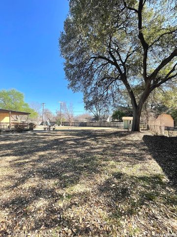 102 Audrey Alene Dr., San Antonio, TX 78216