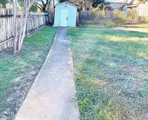 102 Audrey Alene Dr., San Antonio, TX 78216