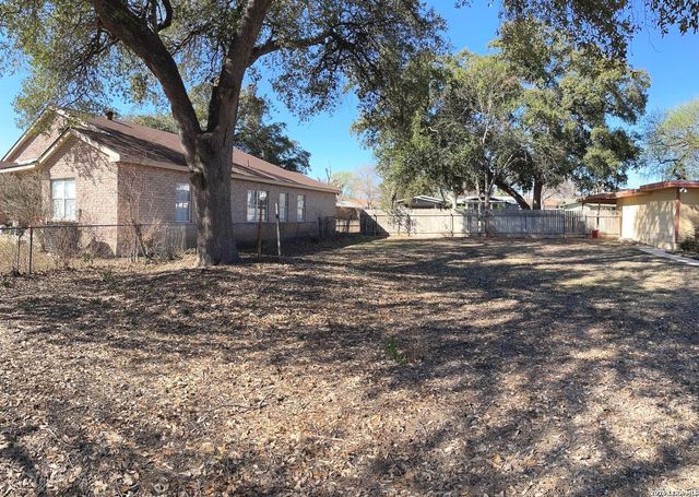 102 Audrey Alene Dr., San Antonio, TX 78216