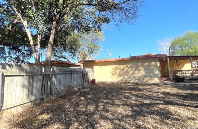 102 Audrey Alene Dr., San Antonio, TX 78216